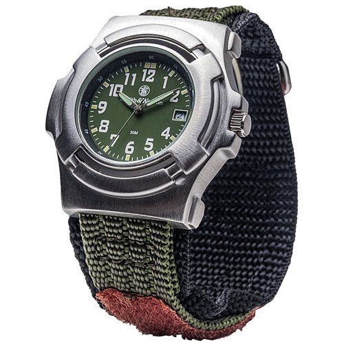 Basic Watch Smith & Wesson